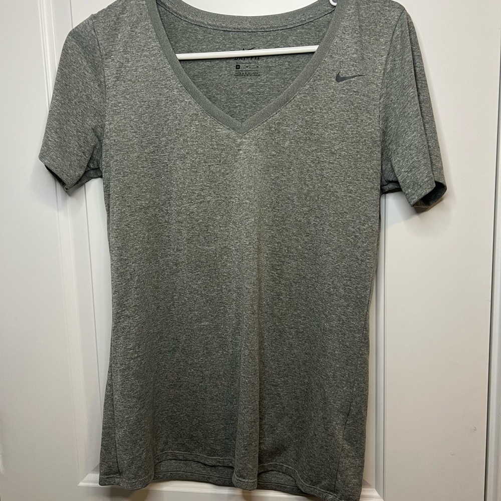 Nike Gray Fitted Short Sleeve v neck T-Shirt M